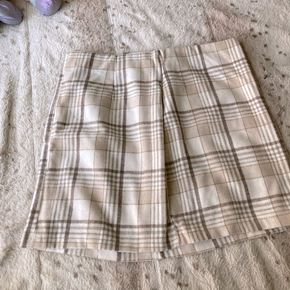 Tan plaid skirt
